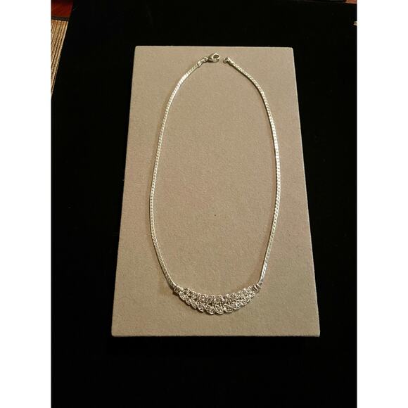 Silver Tone Leaf Laurel Necklace - Picture 1 of 3